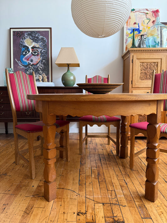 Round Danish Oak Extendable Dining Table - Manner of Kjaernulf